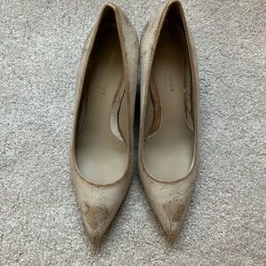 Donald J. Pliner Gold Heels Elegant Design